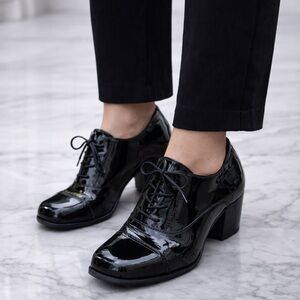 Marc Jacobs Black Patent Leather Oxford Heels Lace-Up Shoes